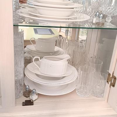 LOT 250: Mikasa Hampton Bays Bone China Dish Collectiion with Crystal Glassware