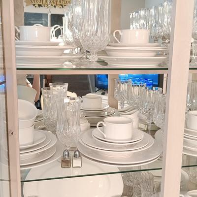 LOT 250: Mikasa Hampton Bays Bone China Dish Collectiion with Crystal Glassware