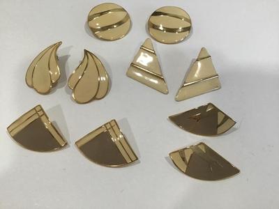 Beatiful Large Vintage Enamel Earrings. Great Condition set of 5