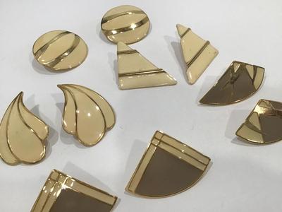 Beatiful Large Vintage Enamel Earrings. Great Condition set of 5