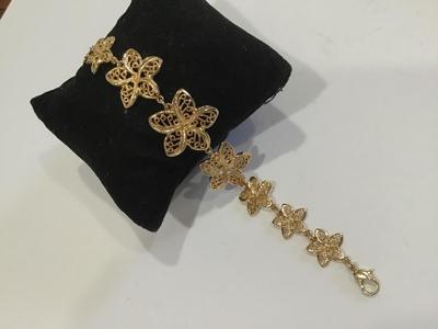 Gold Tone Bracelet Claw Hook
