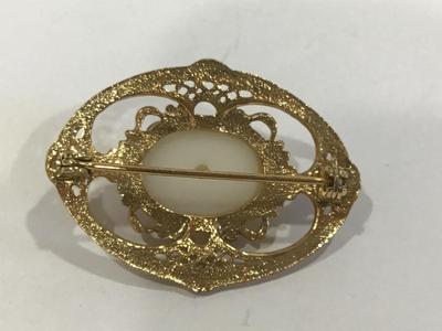 Faux Pearl Fashion Brooch