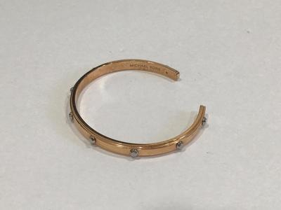 Michael Kors stud Bangel Rose Gold
