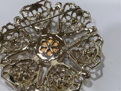 Sarah Coventry Large Brooch