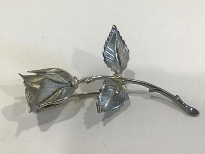 Giovanni Rose pin