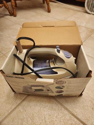 Black and Decker Iron
