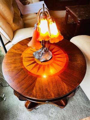 2 TIER INLAID WOOD SIDE TABLE W/DRAWER AND A 3 LIGHT LILY LAMP