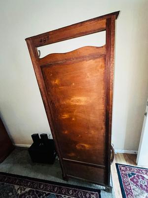 ANTIQUE HALL TREE W/STORAGE UNDER THE SEAT