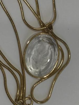 1970 Gold Tone Glass Carved Cameo 2 Strand Box Chain