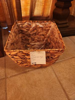 Woven Beige Pot