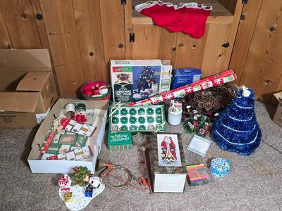 Assorted Vintage & Modern Christmas Decorations - Lots of C9 lights !