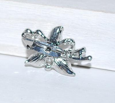 Faux PEARL Center Bowtie and 11 Accents Clear Stones BROOCH (1¼" x ¾") on a Silver Tone Setting