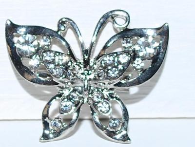 BUTTERFLY Designed 20 Accents Clear Stones BROOCH (1¼" x 1") on a Silver Tone Setting