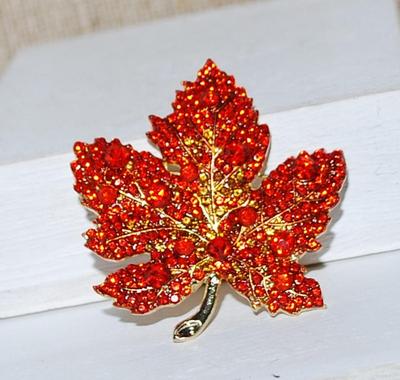 Beautiful Oak Style Leaf BROOCH (2" x 1¾") Covered with ORANGE Stones on a Gold Tone Setting
