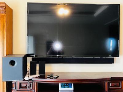 65” SAMSUNG SMART TV WITH WALL MOUNT AND 54” VIZIO SOUNDBAR SURROUND SOUND BLUETOOTH SYSTEM