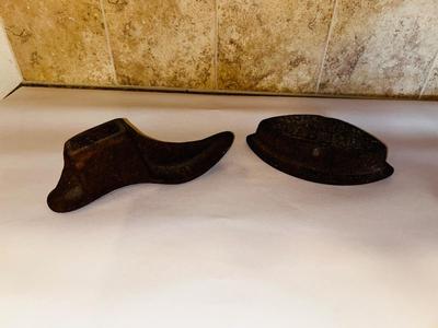 ANTIQUE CAST IRON AND SHOE FORM
