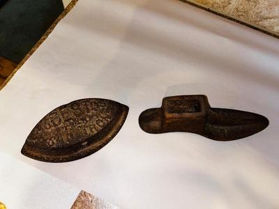 ANTIQUE CAST IRON AND SHOE FORM