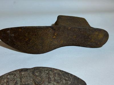 ANTIQUE CAST IRON AND SHOE FORM