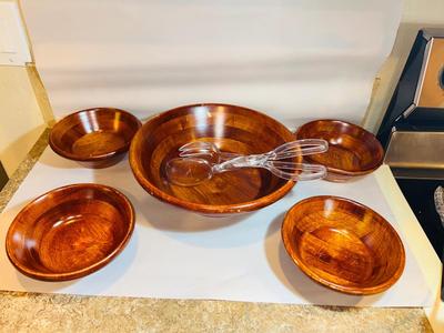 WOODEN SALAD BOWL SET WITH SERVING TONGS