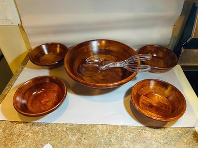 WOODEN SALAD BOWL SET WITH SERVING TONGS
