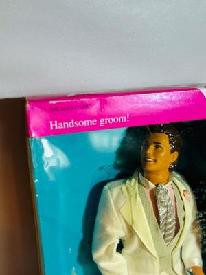 1990 WEDDING DAY ALAN, HE’S MARRYING BARBIES FRIEND MIDGE