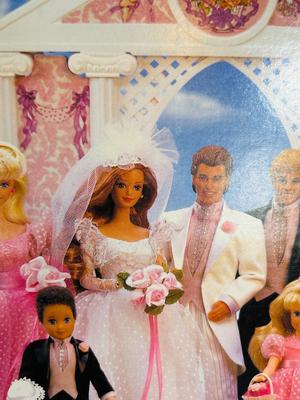 1990 WEDDING DAY ALAN, HE’S MARRYING BARBIES FRIEND MIDGE