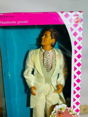 1990 WEDDING DAY ALAN, HE’S MARRYING BARBIES FRIEND MIDGE