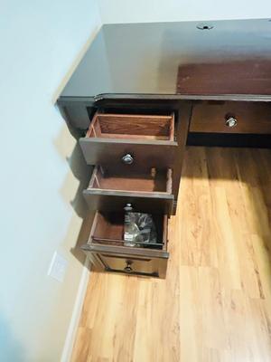 WHALEN FURNITURE MFG HANDSOME L-SHAPED DESK AND SERTA LEATHER? DESK CHAIR