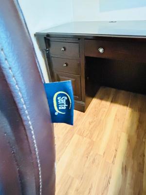 WHALEN FURNITURE MFG HANDSOME L-SHAPED DESK AND SERTA LEATHER? DESK CHAIR