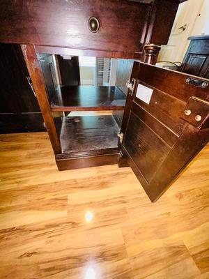 WHALEN FURNITURE MFG HANDSOME L-SHAPED DESK AND SERTA LEATHER? DESK CHAIR