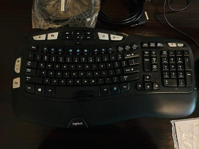 34” LG WIDE SCREEN MONITOR WITH BASE AND WALL MOUNT , LOGITECH WIRELESS KEYBOARD, LOGITECH MOUSE AND MORE!