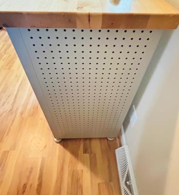 HANDY STEEL AND SOLID WOOD LOCKING WORKBENCH WITH DRAWERS/STEEL PEG BOARD & TALL SWIVEL STOOL