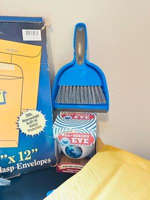 GOOD ASSORTMENT OF OFFICE SUPPLIES