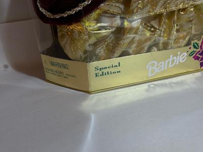 1996 HAPPY HOLIDAYS BARBIE