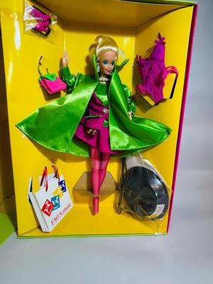 1991 SPECIAL LIMITED EDITION "MADISON AVENUE" BARBIE AT FAO SCHWARZ