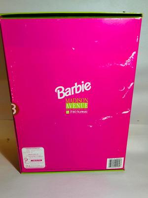 1991 SPECIAL LIMITED EDITION "MADISON AVENUE" BARBIE AT FAO SCHWARZ
