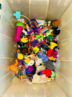 A BIG ASSORTMENT OF VINTAGE KIDS MEAL TOYS