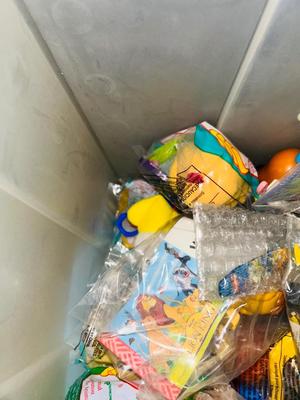 MORE KIDS MEAL TOYS