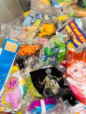 MORE KIDS MEAL TOYS