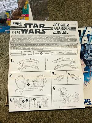 1977 AUTHENTIC C3PO 10” SCALE MODEL KIT, AND VTG STAR WARS PEZ DISPENSERS
