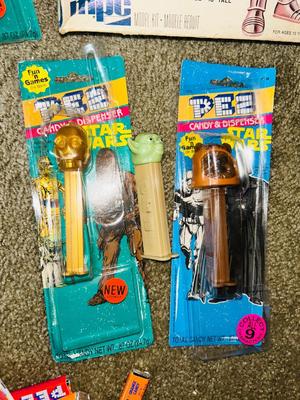 1977 AUTHENTIC C3PO 10” SCALE MODEL KIT, AND VTG STAR WARS PEZ DISPENSERS