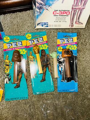 1977 AUTHENTIC C3PO 10” SCALE MODEL KIT, AND VTG STAR WARS PEZ DISPENSERS