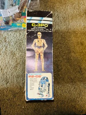 1977 AUTHENTIC C3PO 10” SCALE MODEL KIT, AND VTG STAR WARS PEZ DISPENSERS