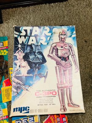 1977 AUTHENTIC C3PO 10” SCALE MODEL KIT, AND VTG STAR WARS PEZ DISPENSERS