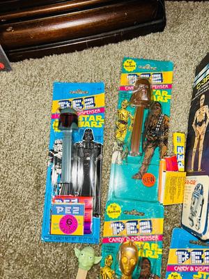 1977 AUTHENTIC C3PO 10” SCALE MODEL KIT, AND VTG STAR WARS PEZ DISPENSERS