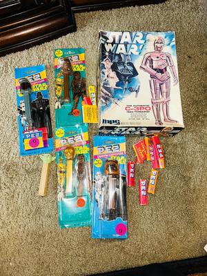 1977 AUTHENTIC C3PO 10” SCALE MODEL KIT, AND VTG STAR WARS PEZ DISPENSERS