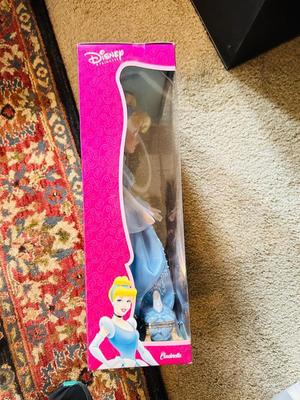 2002 DISNEY’S PORCELAIN CINDERELLA DOLL