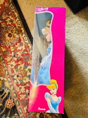 2002 DISNEY’S PORCELAIN CINDERELLA DOLL