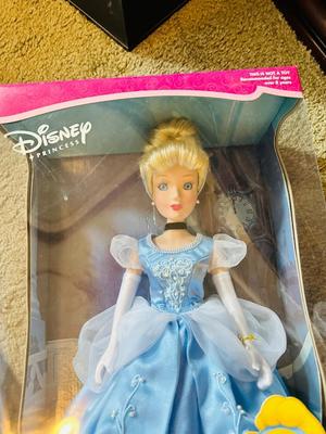 2002 DISNEY’S PORCELAIN CINDERELLA DOLL