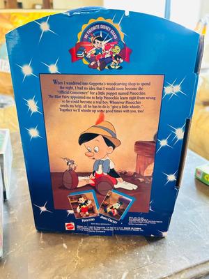 1992 JIMINY CRICKET DOLL, WINNEY THE POOH WITH BOOK AND VTG. DISNEY HAPPY MEAL TOYS
